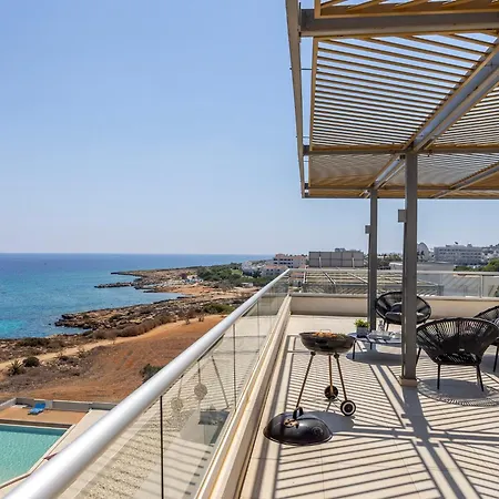 דירה Emerald Bay Sea-front Penthouse