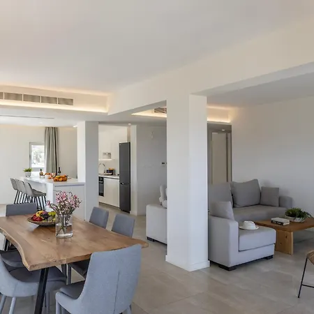 Emerald Bay Sea-front Penthouse דירה פרוטאראס