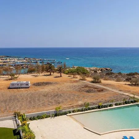 דירה Emerald Bay Sea-front Penthouse פרוטאראס