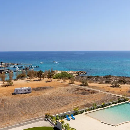 Emerald Bay Sea-front Penthouse דירה פרוטאראס