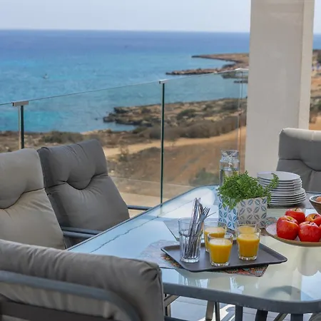 דירה Emerald Bay Sea-front Penthouse