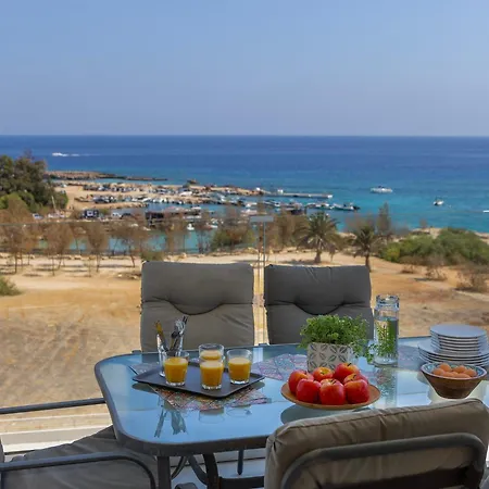 Emerald Bay Sea-front Penthouse *