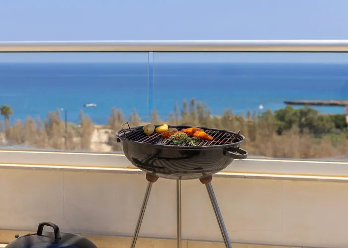 Appartamento Emerald Bay Sea-front Penthouse *
