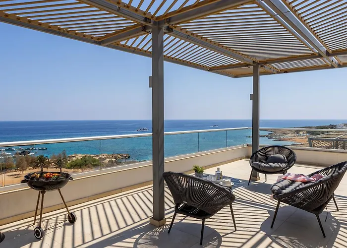 Emerald Bay Sea-front Penthouse * Protaras