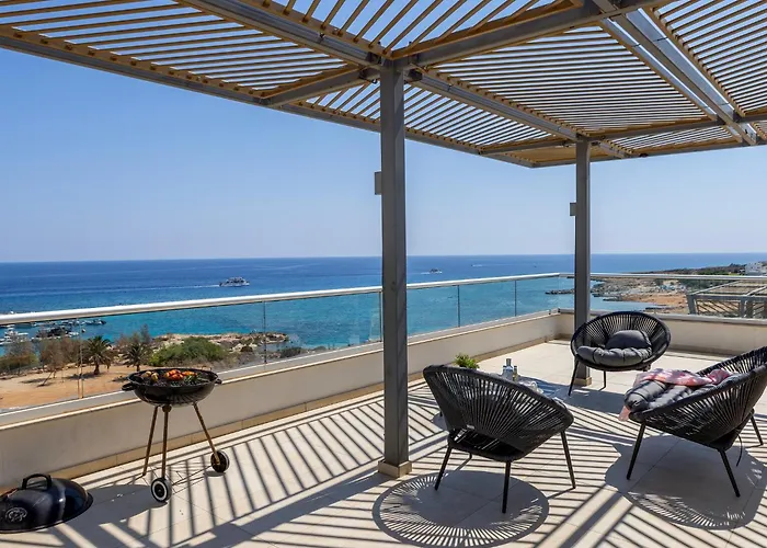 Emerald Bay Sea-front Penthouse * Protaras