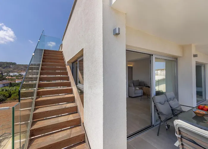 Emerald Bay Sea-front Penthouse Appartamento