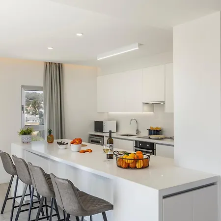 Emerald Bay Sea-front Penthouse Apartamento *