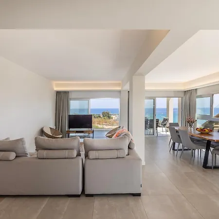 Emerald Bay Sea-front Penthouse