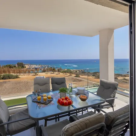 Apartamento Emerald Bay Sea-front Penthouse *