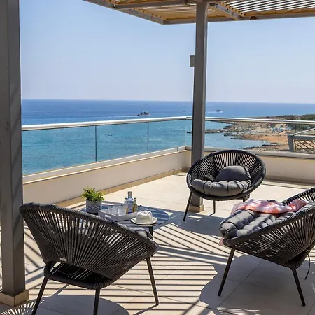 Emerald Bay Sea-front Penthouse