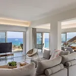 公寓 Emerald Bay Sea-front Penthouse *