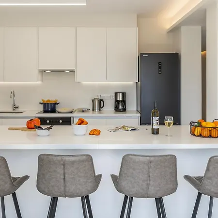 Emerald Bay Sea-front Penthouse