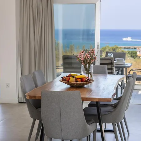 Emerald Bay Sea-front Penthouse *