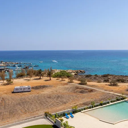 Emerald Bay Sea-front Penthouse Apartment Protaras