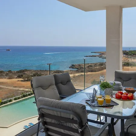 Lägenhet Emerald Bay Sea-front Penthouse Protaras