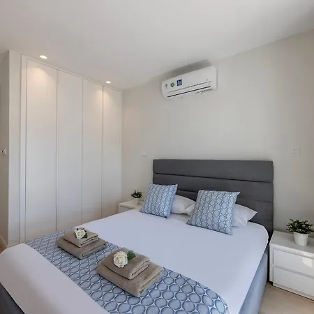 Apartament Emerald Bay Sea-front Penthouse Protaras