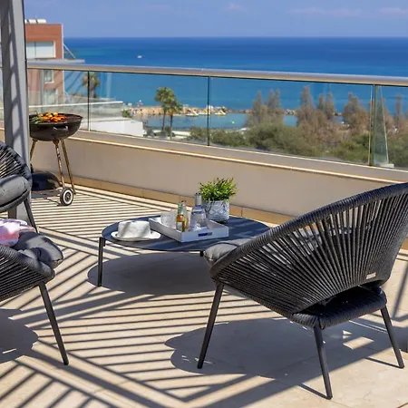 Lägenhet Emerald Bay Sea-front Penthouse *