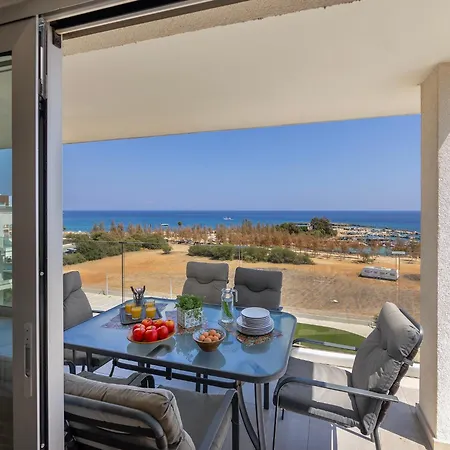 Apartament Emerald Bay Sea-front Penthouse Protaras