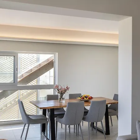 Emerald Bay Sea-front Penthouse *