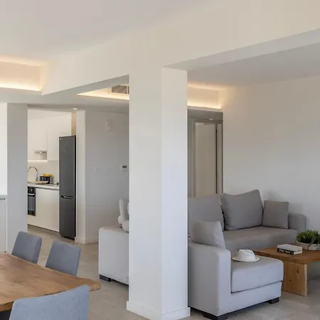 Lägenhet Emerald Bay Sea-front Penthouse Protaras