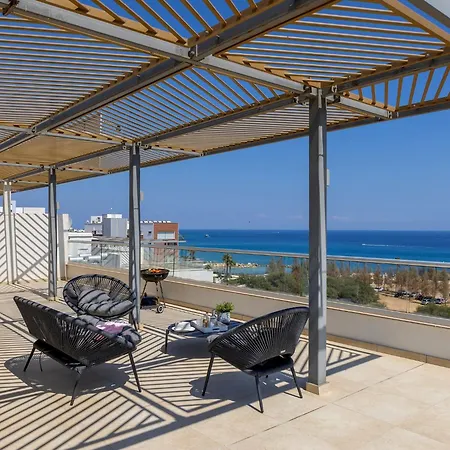 Emerald Bay Sea-front Penthouse * Protaras