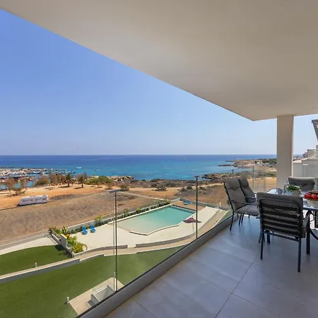 Apartament Emerald Bay Sea-front Penthouse *