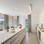 Emerald Bay Sea-front Penthouse Apartment