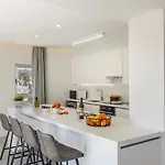 Emerald Bay Sea-front Penthouse Apartment *