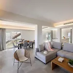 Emerald Bay Sea-front Penthouse Apartment