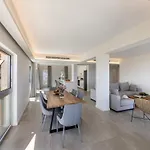Emerald Bay Sea-front Penthouse Apartment
